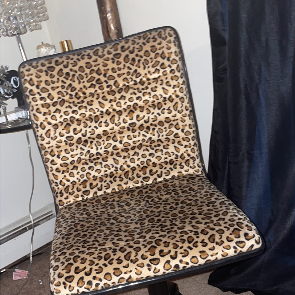 I’m getting a smaller chair , don’t have room for this one anymore